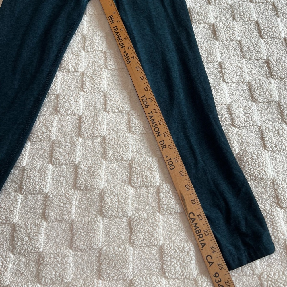 Yogalicious And New Balance Yoga Pants Bundle Size Medium - Picture 6 of 9